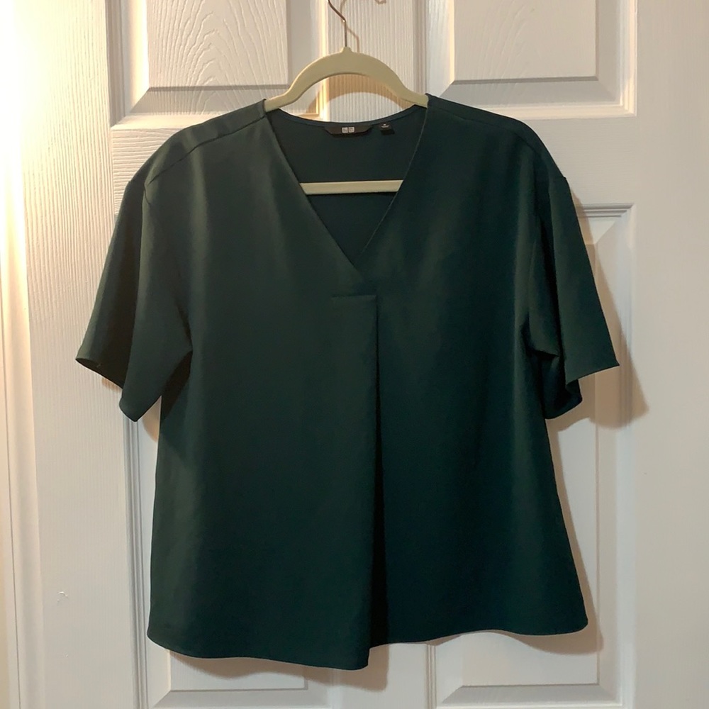 Green Uniqlo blouse